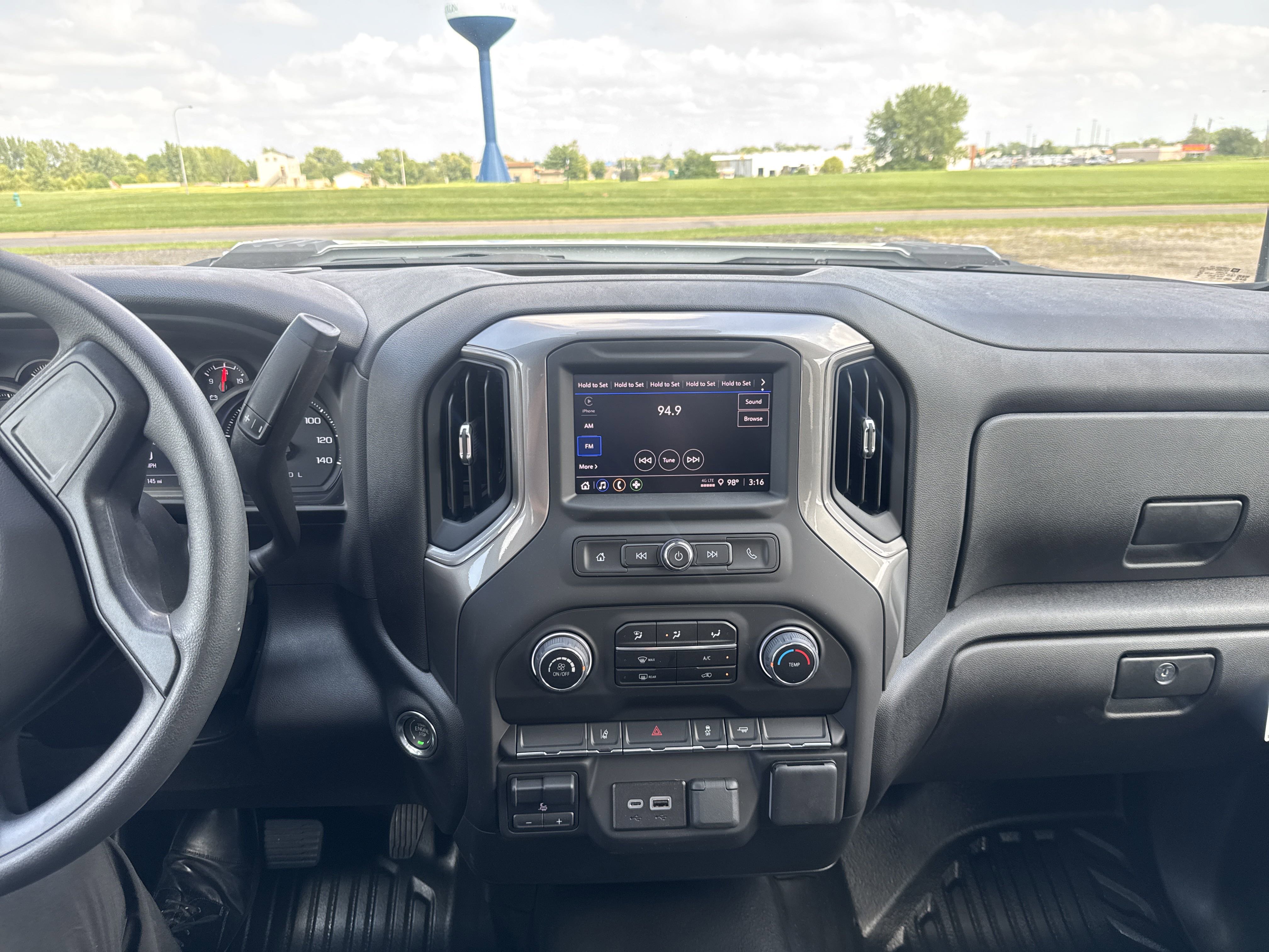 2025 Chevrolet Silverado 2500HD photo 8