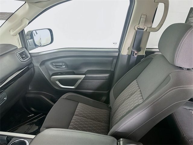 2024 Nissan Titan SV photo 22