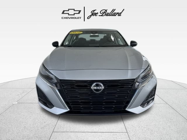 2024 Nissan Altima 2.5 SV photo 2