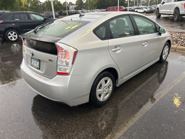 2010 Toyota Prius Three photo 2