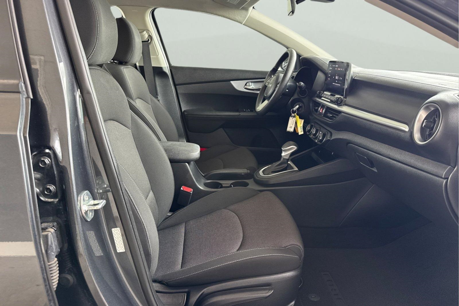 2022 Kia Forte FE LXS photo 17