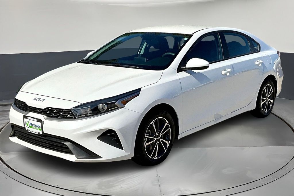 2022 Kia Forte LXS photo 3