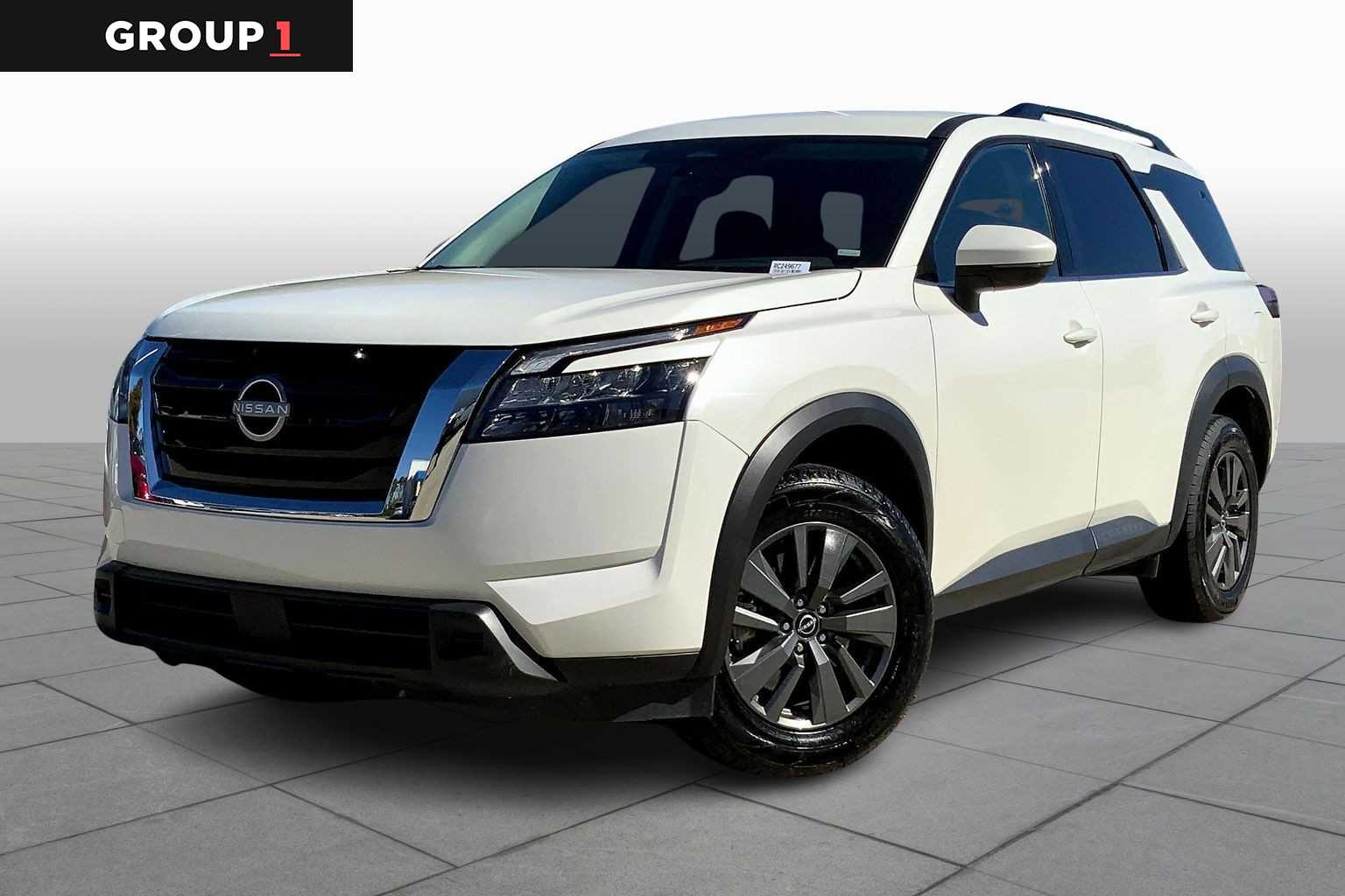 2024 Nissan Pathfinder SV's photo