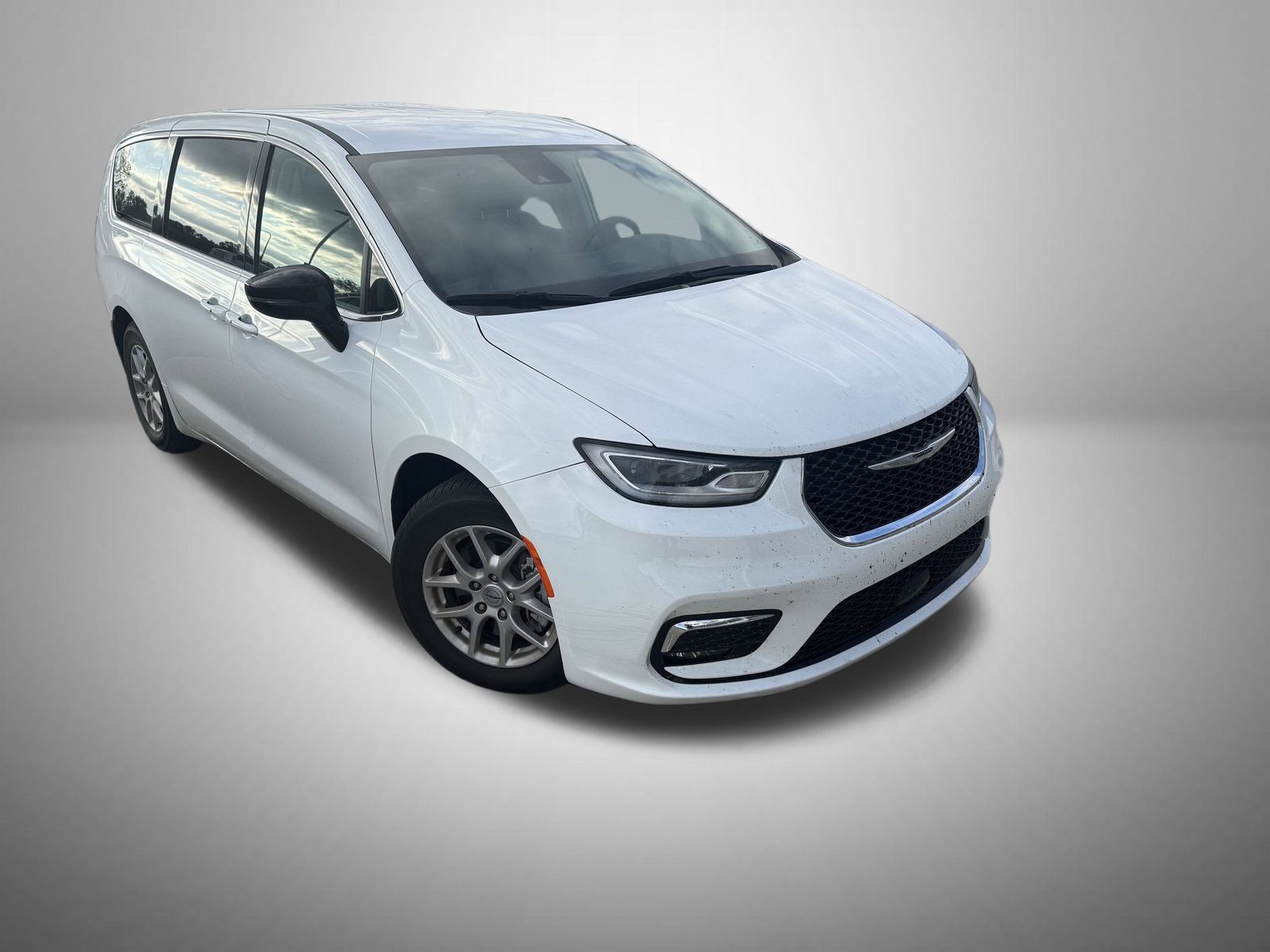 2024 Chrysler Pacifica Touring L photo 2