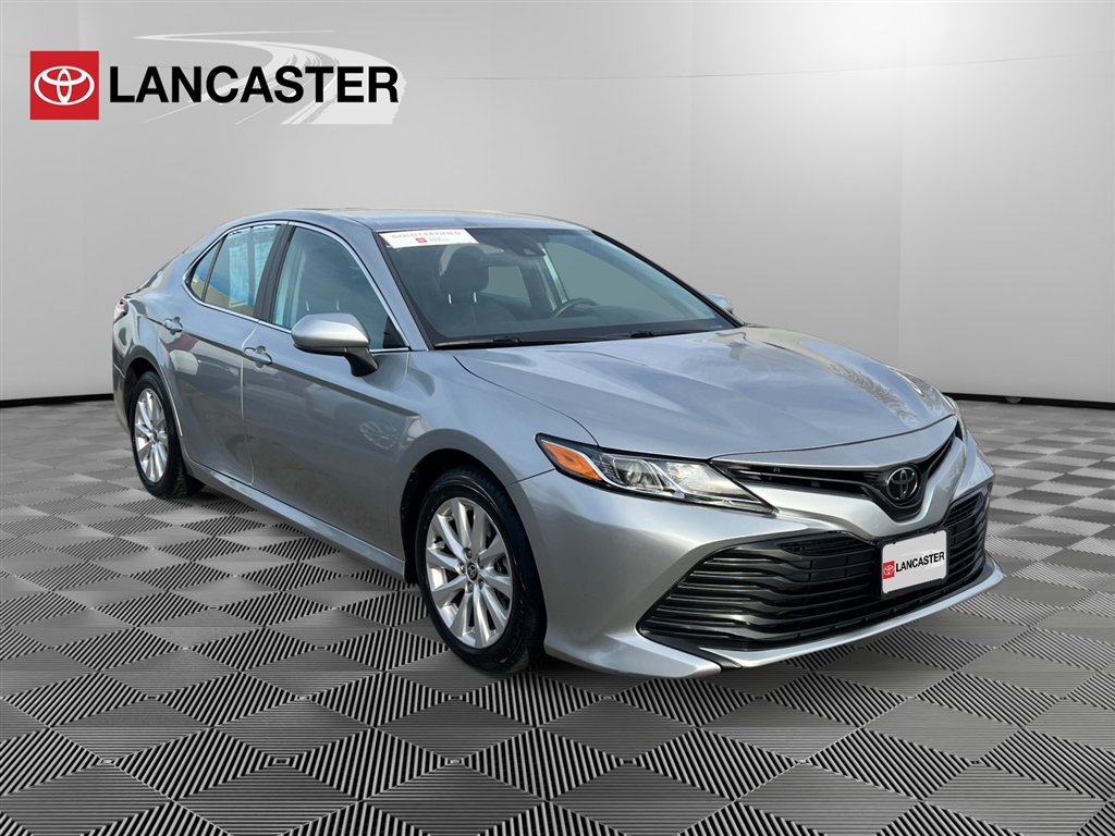 2020 Toyota Camry LE's photo
