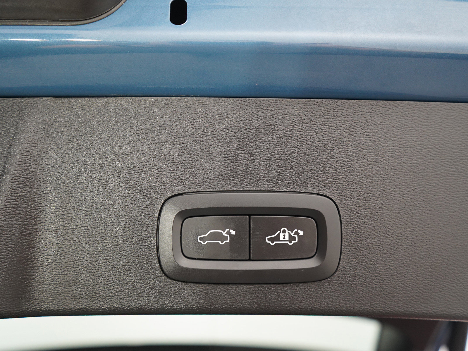 2023 Volvo XC40 Recharge Ultimate AWD photo 9