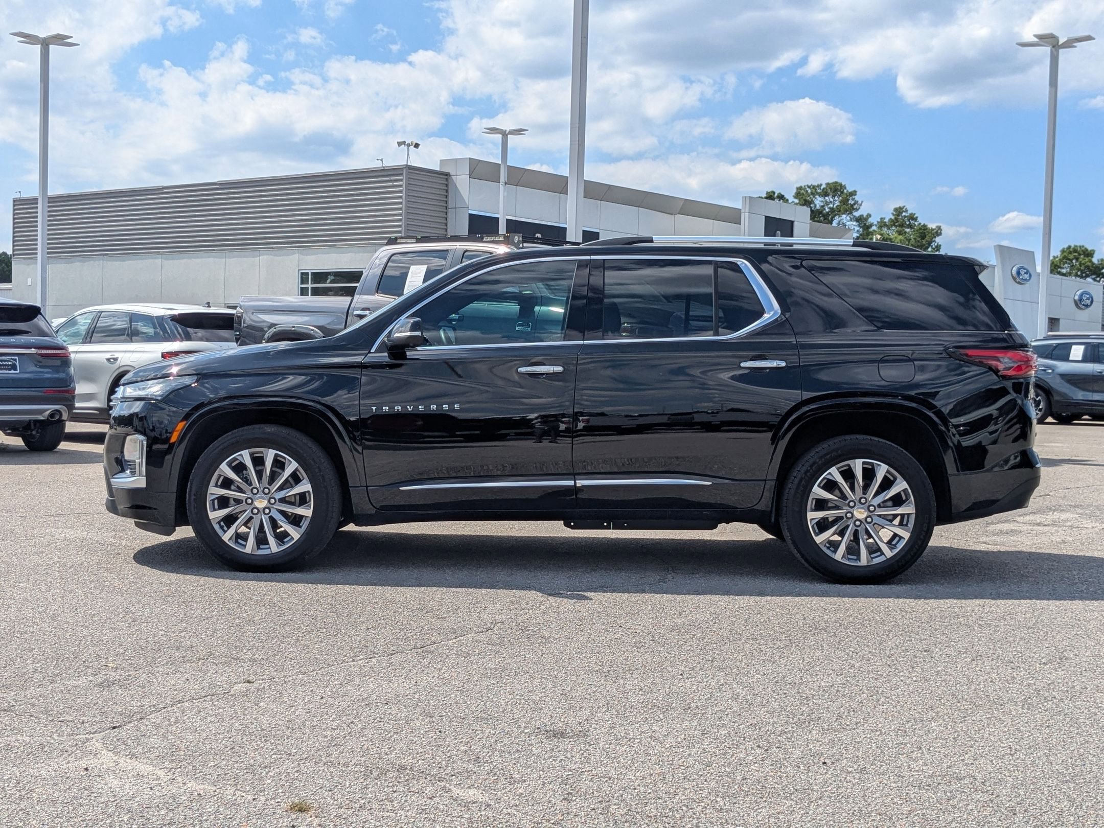 2023 Chevrolet Traverse Premier photo 7