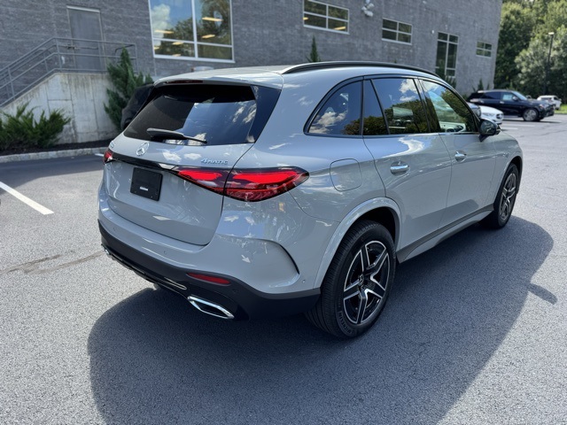 2026 Mercedes Benz GLC 300 4MATIC photo 3