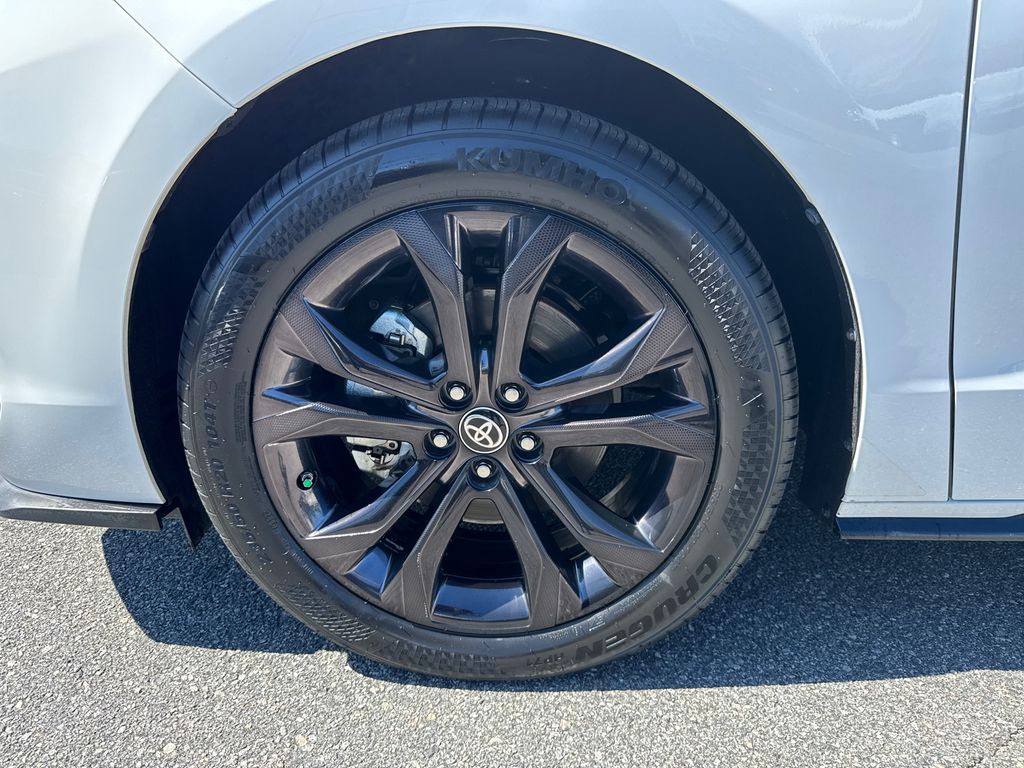 2023 Toyota Sienna XSE photo 9