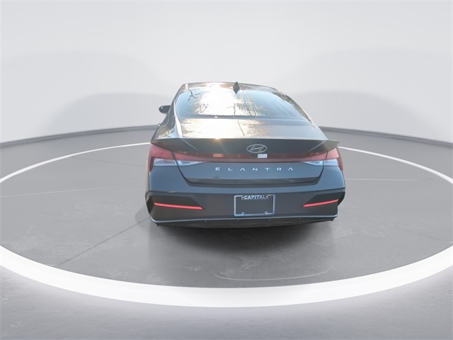 2024 Hyundai Elantra SEL photo 7