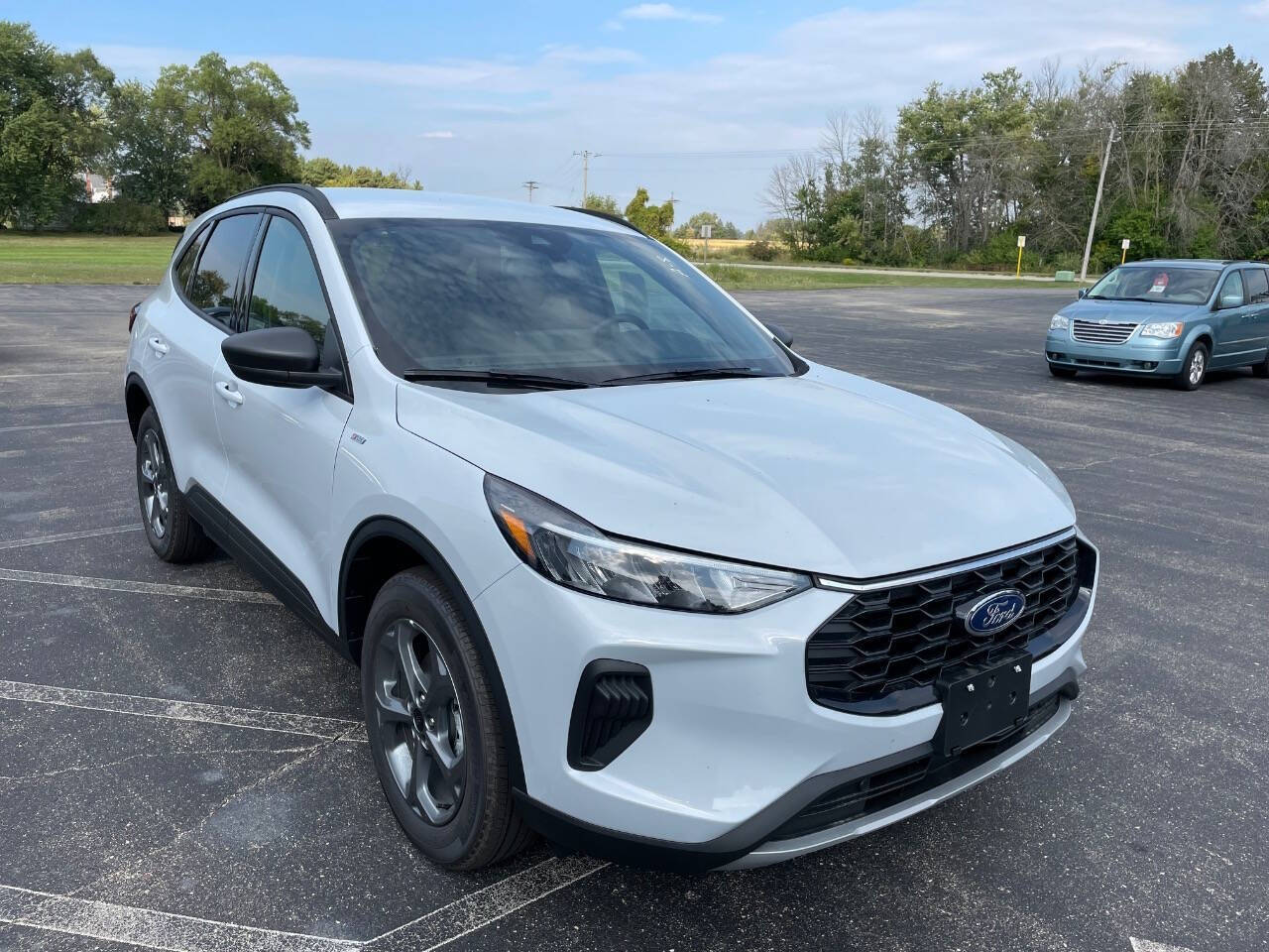 2025 Ford Escape ST-Line photo 2