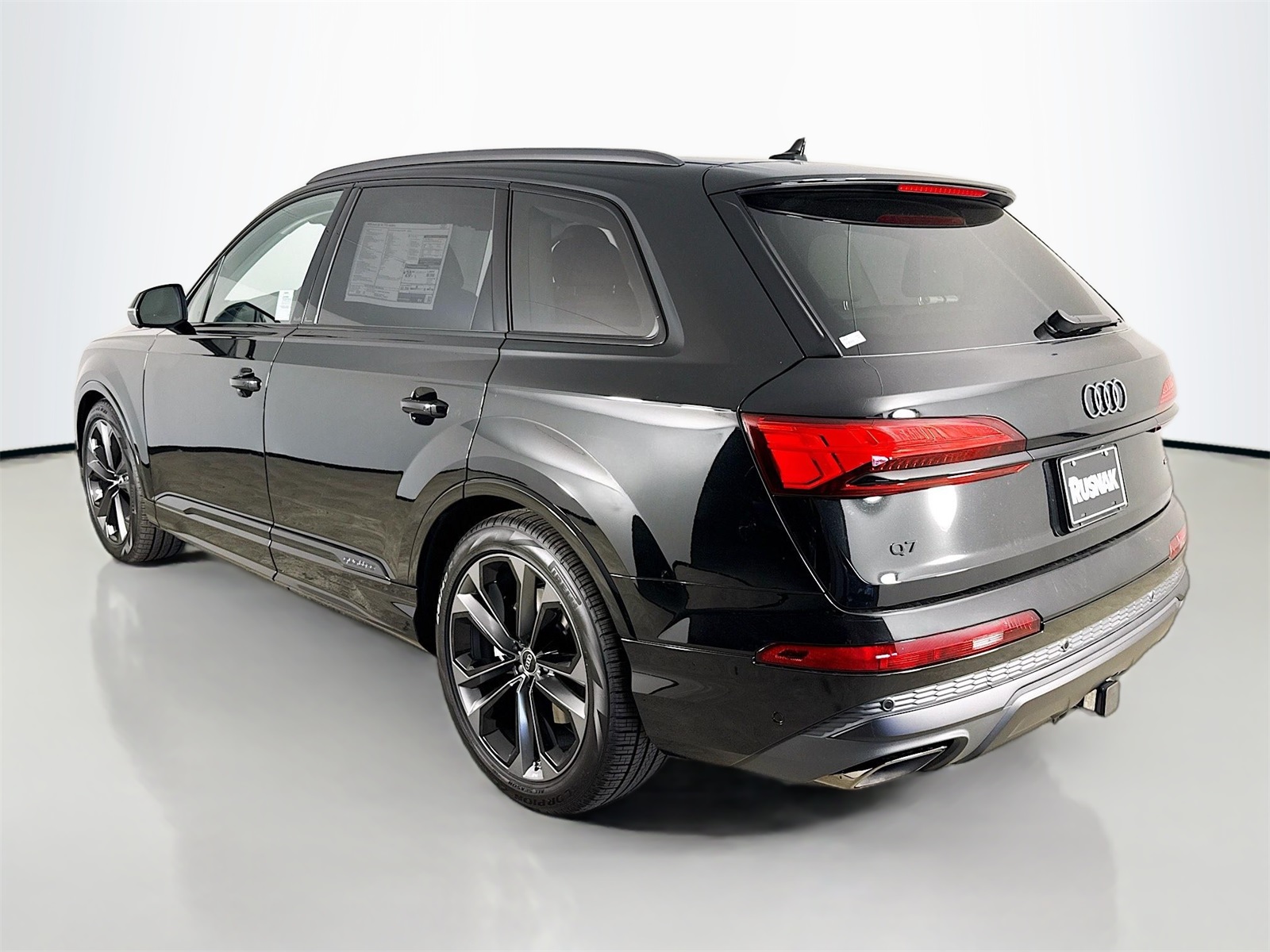 2025 Audi Q7 55 Premium Plus photo 4