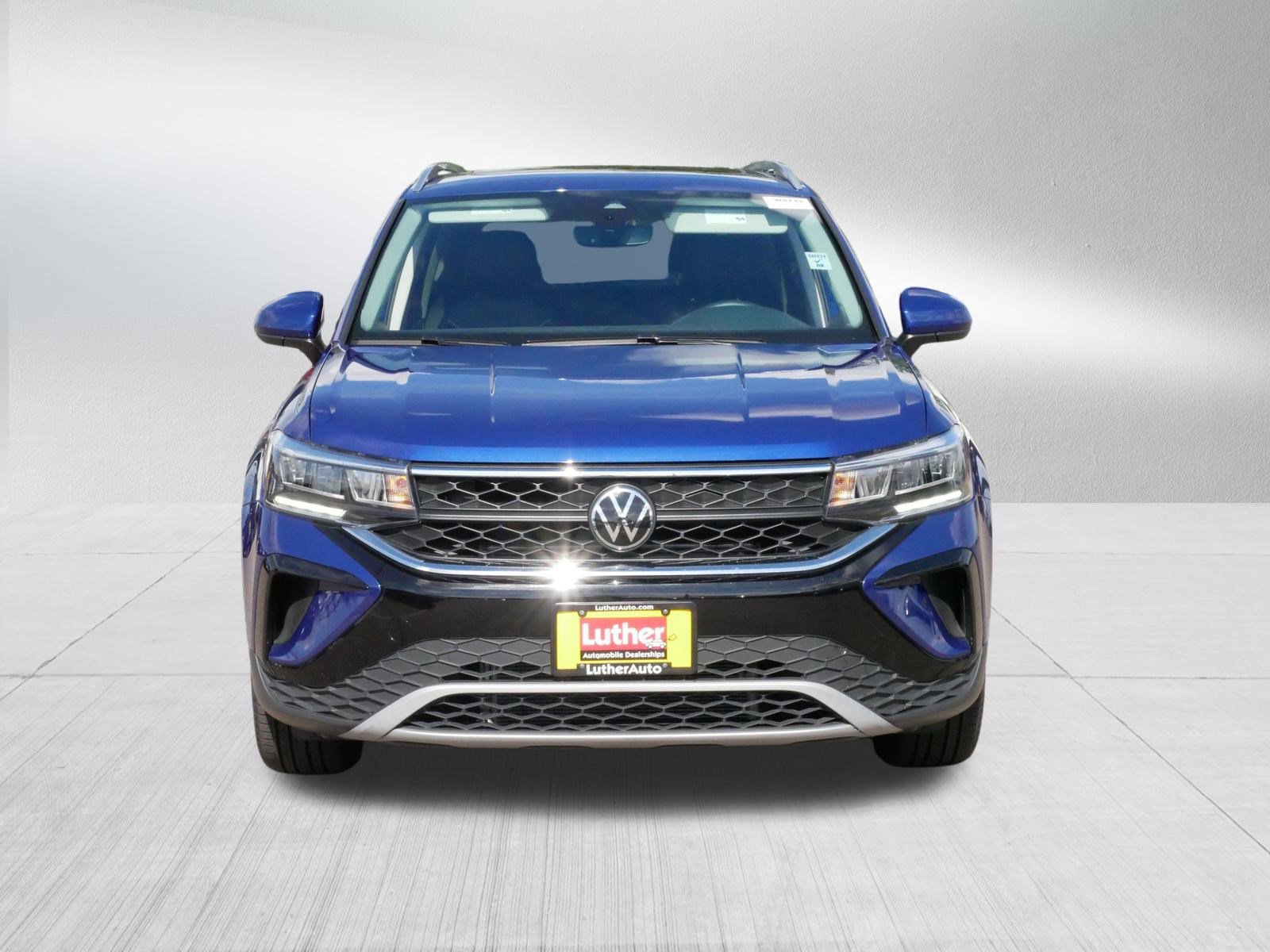 Used 2023 Volkswagen Taos SE with VIN 3VVNX7B27PM308753 for sale in Brooklyn Center, Minnesota