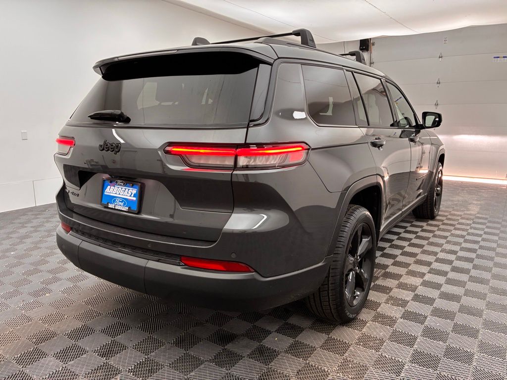 2021 Jeep Grand Cherokee Altitude photo 4