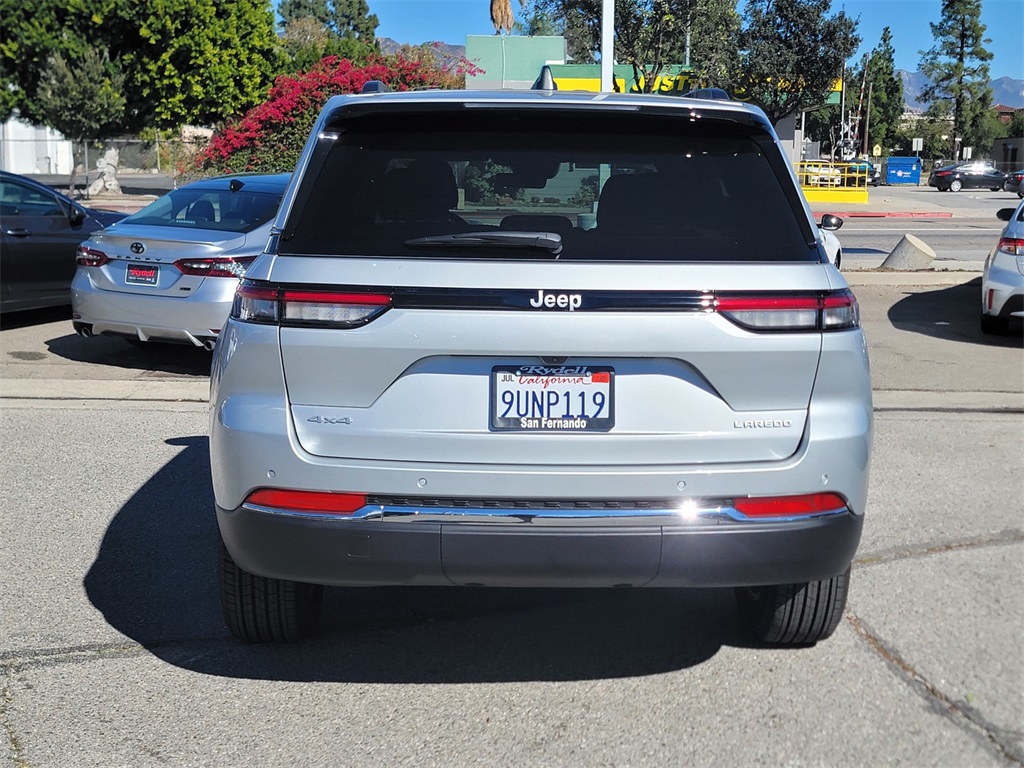 2025 Jeep Grand Cherokee Laredo X photo 2