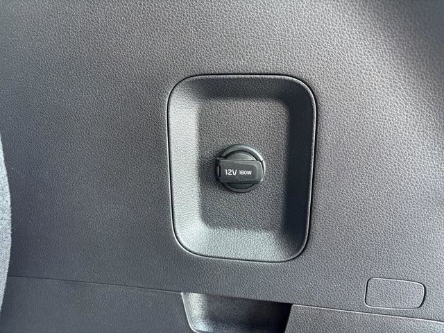 2023 Kia Carnival LX photo 33