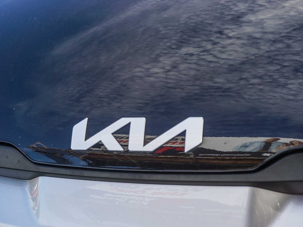 2023 Kia Sportage Hybrid LX photo 2