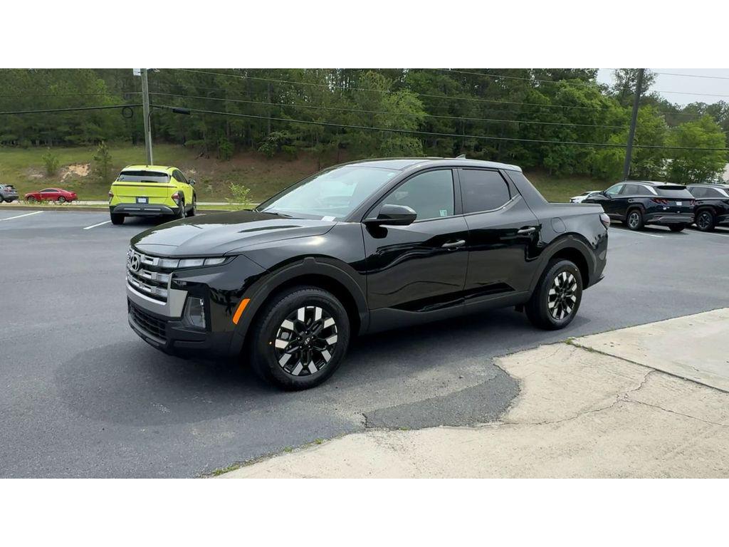 2025 Hyundai Santa Cruz SE photo 2