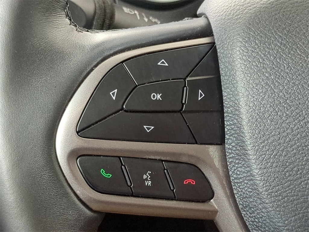 2019 Jeep Cherokee Latitude photo 22
