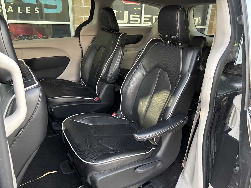 2022 Chrysler Pacifica Hybrid Limited photo 15