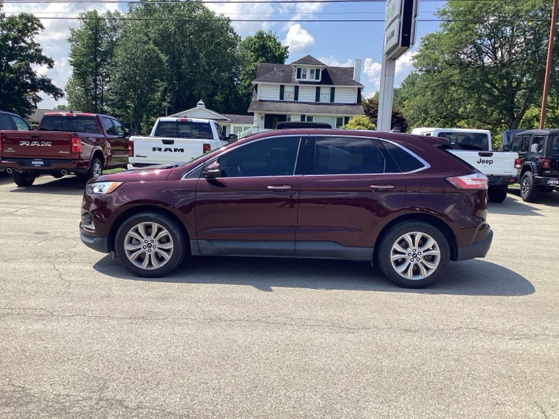 2021 Ford Edge Titanium photo 4