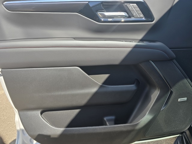 2025 Chevrolet Suburban RST photo 20