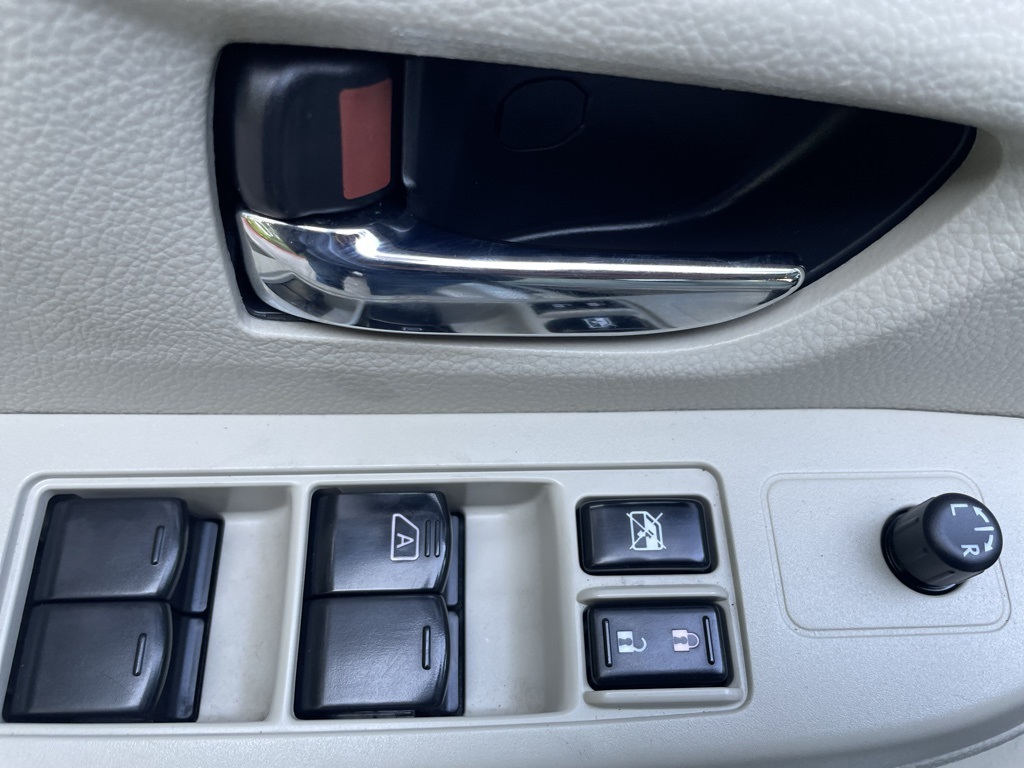 2013 Subaru Crosstrek 2.0i Premium photo 8
