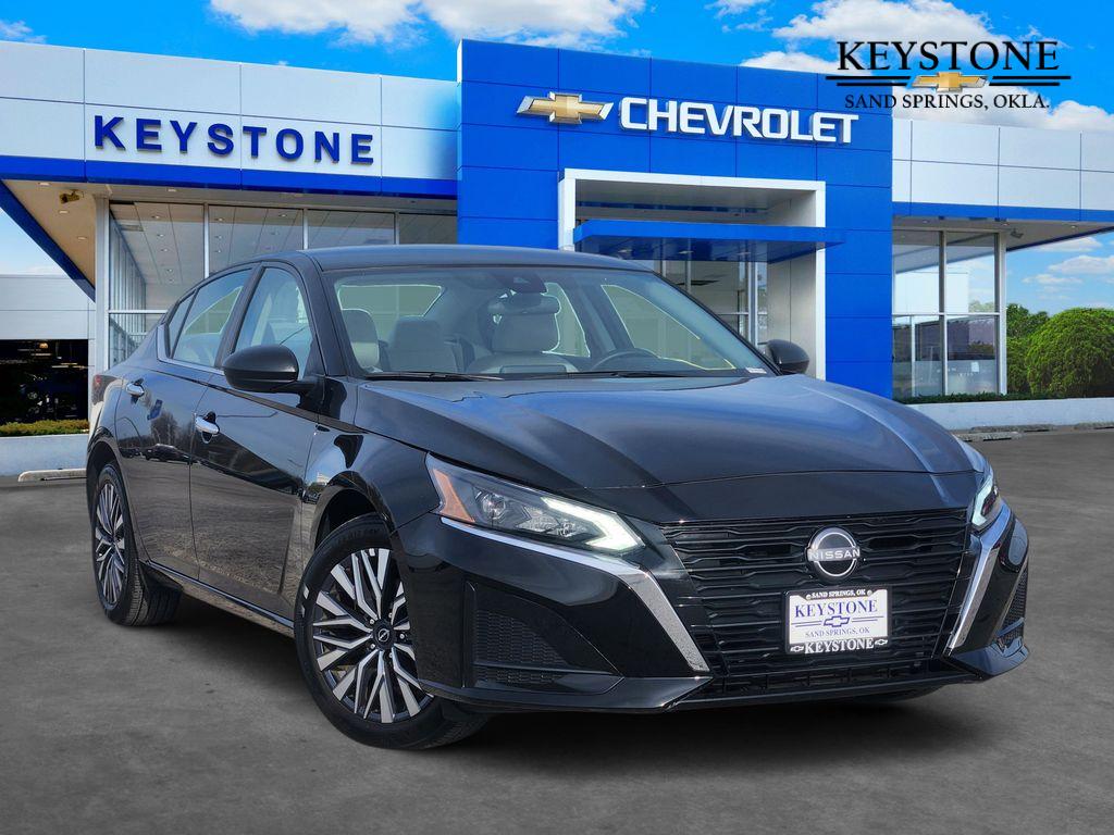 2025 Nissan Altima SV's photo