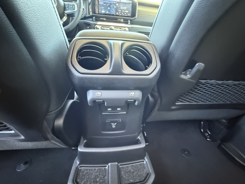 2025 Jeep Wrangler Sahara photo 12