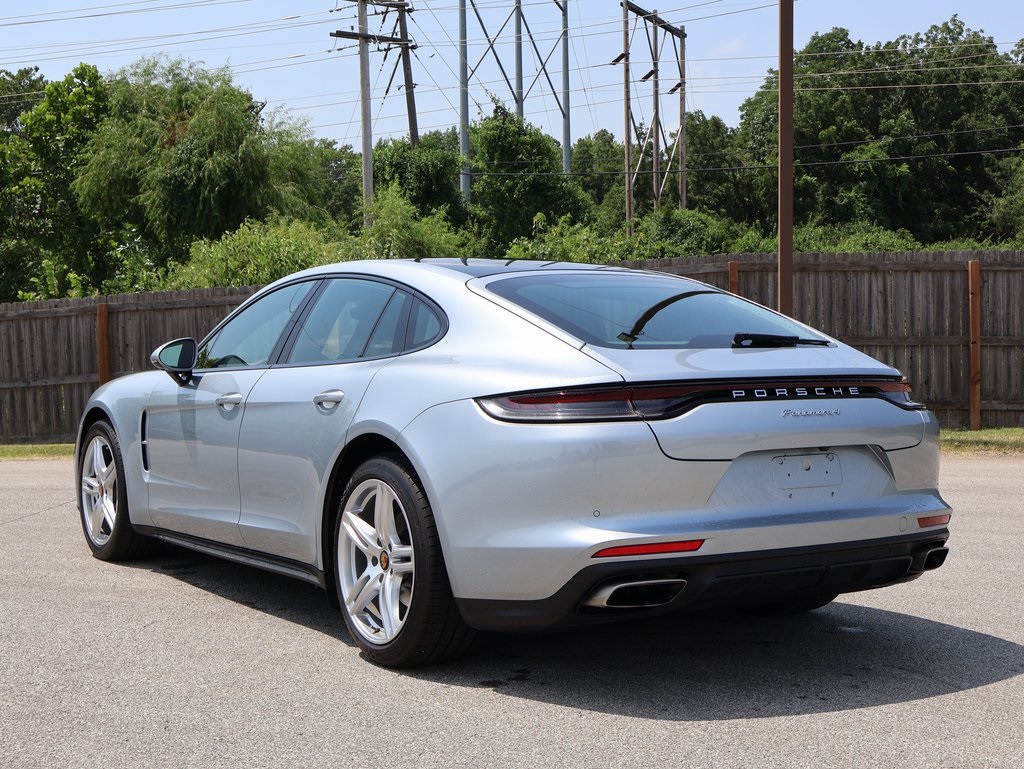 2022 Porsche Panamera 4 photo 3