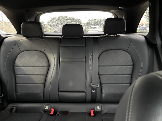2021 Mercedes Benz GLC 300 photo 3