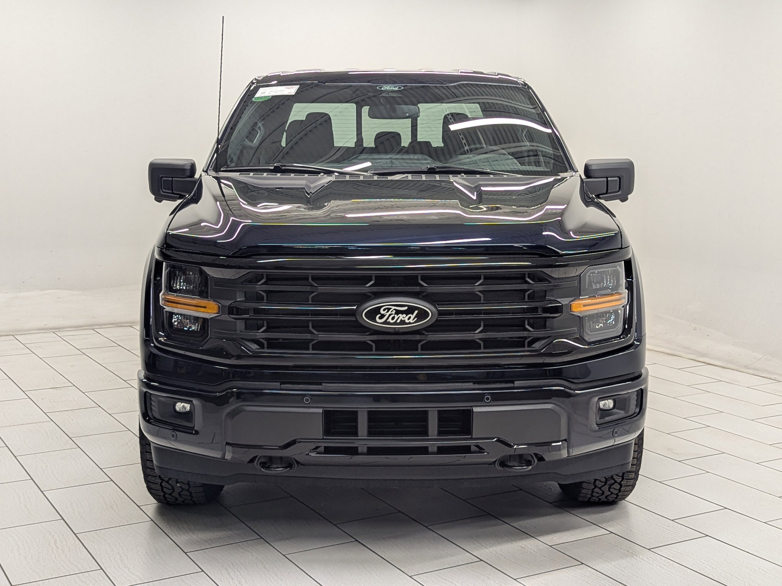 2025 Ford F-150 XLT photo 2