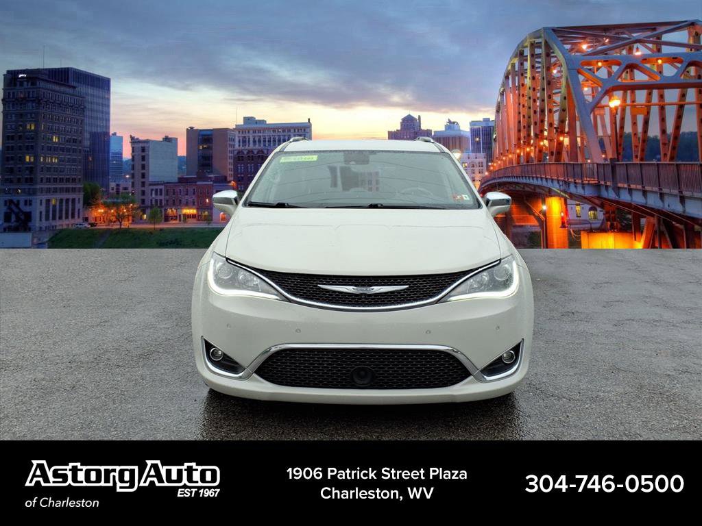 2017 Chrysler Pacifica Limited photo 7