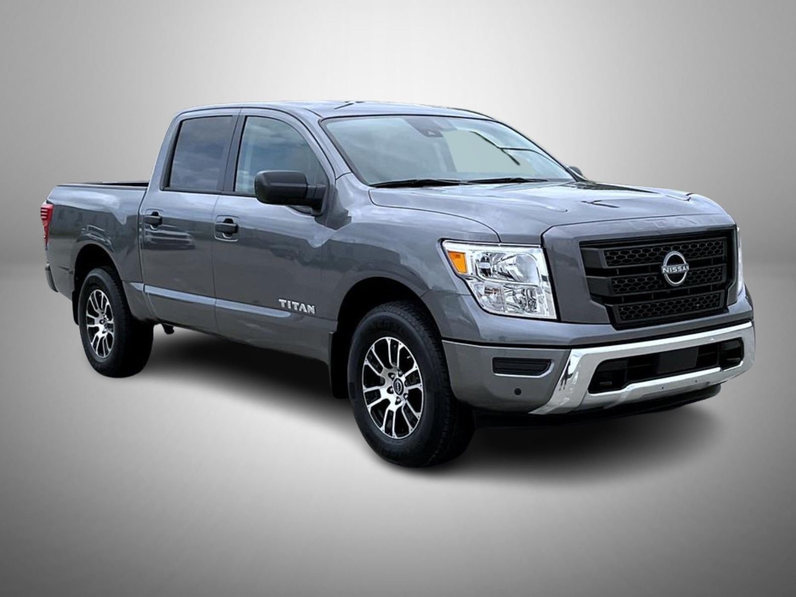 2024 Nissan Titan SV photo 3