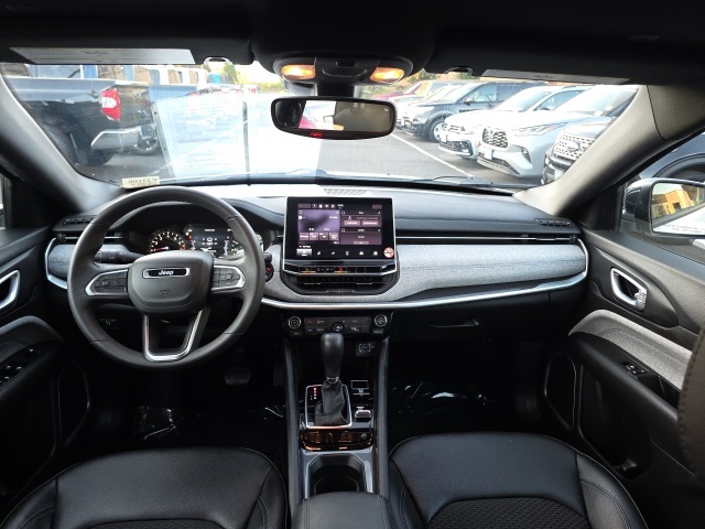 2024 Jeep Compass Latitude photo 25