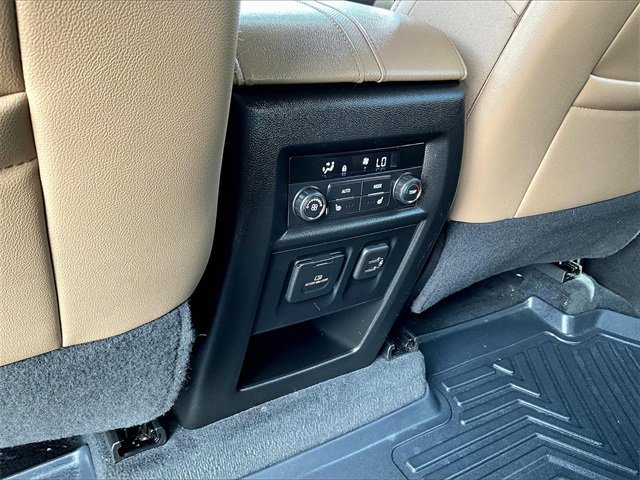 2023 Chevrolet Traverse Premier photo 25