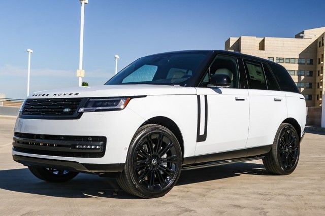 2025 Land Rover Range Rover SE's photo