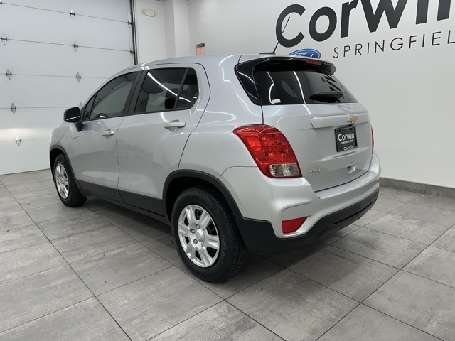 2018 Chevrolet Trax LS photo 2