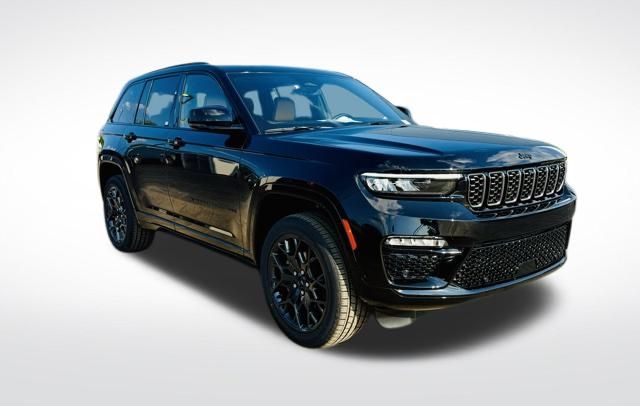 2025 Jeep Grand Cherokee Summit photo 4