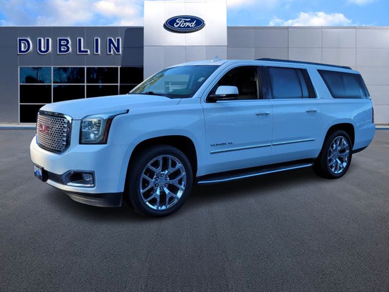 2020 Gmc Yukon XL 1500 SLT photo 2