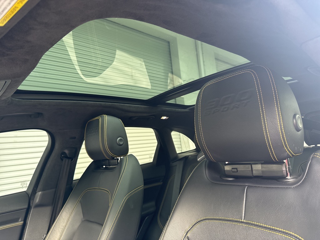 2020 Jaguar F-PACE photo 4