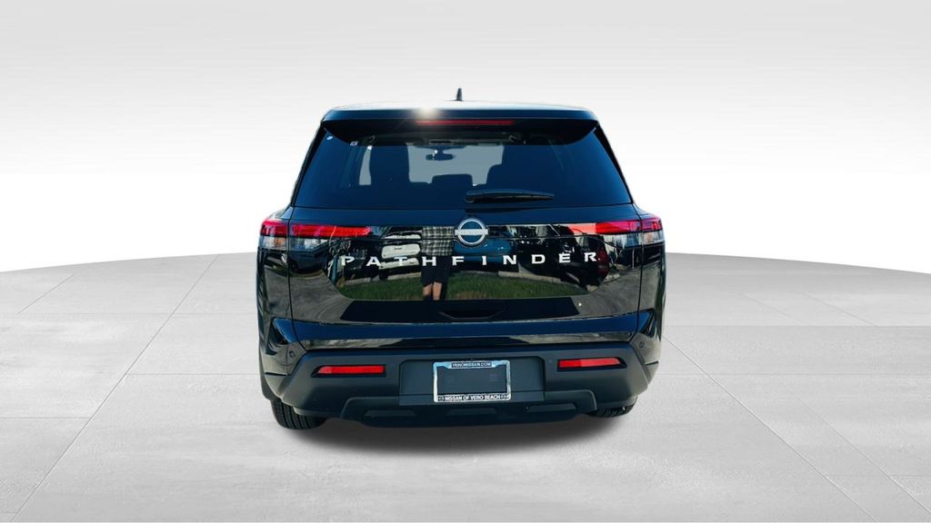2025 Nissan Pathfinder S photo 4