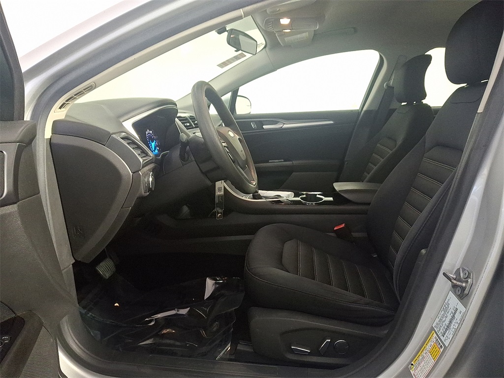 2015 Ford Fusion SE photo 14