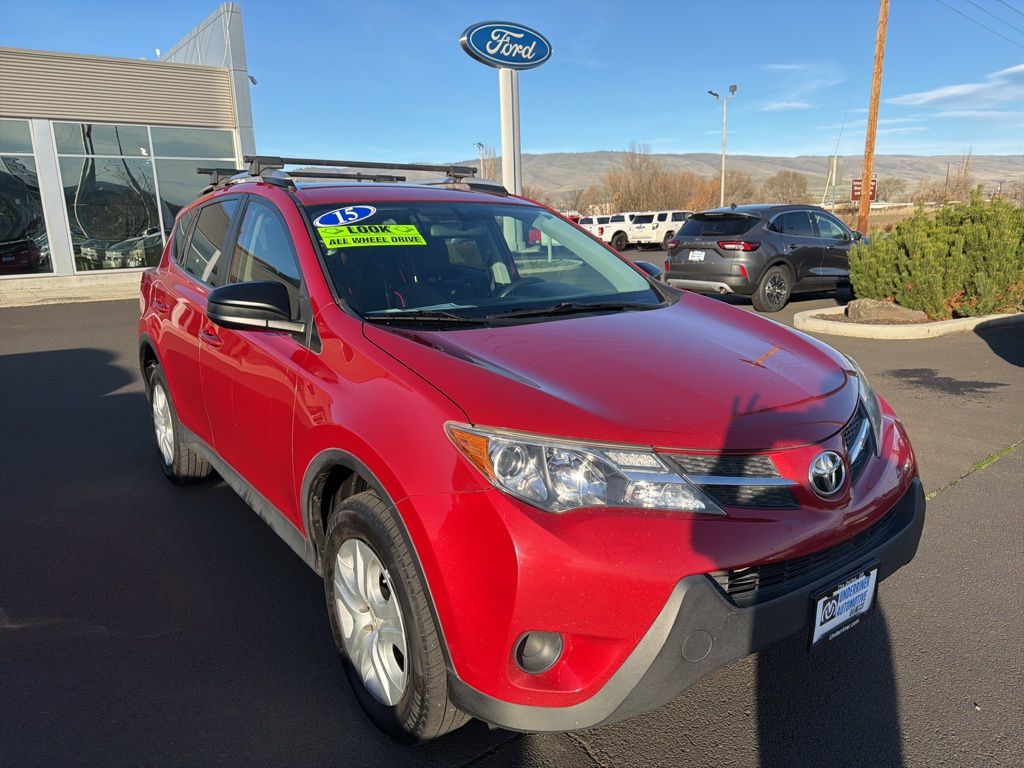 2015 Toyota RAV4 LE's photo