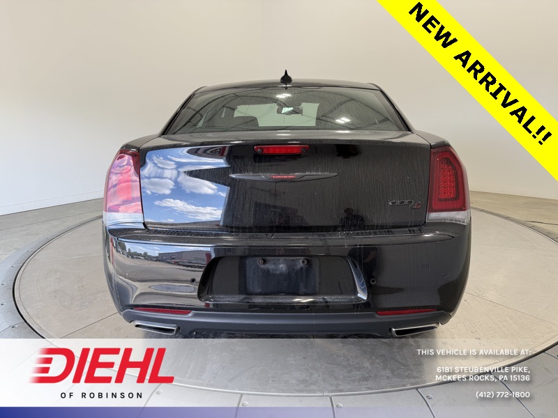 2022 Chrysler 300 S photo 6