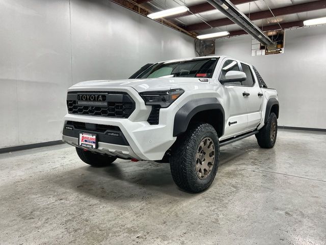 2025 Toyota Tacoma Trailhunter's photo
