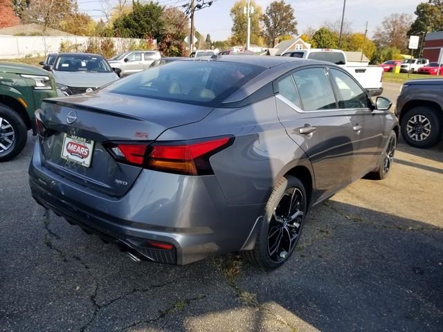 2025 Nissan Altima 2.5 SR photo 4