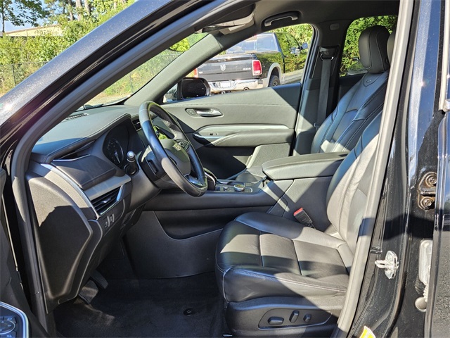 2023 Cadillac XT4 Premium Luxury photo 5