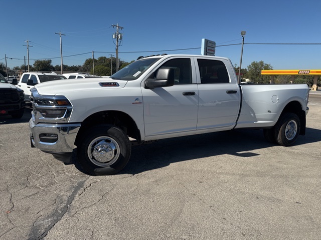 2026 Ram 3500 Tradesman photo 2
