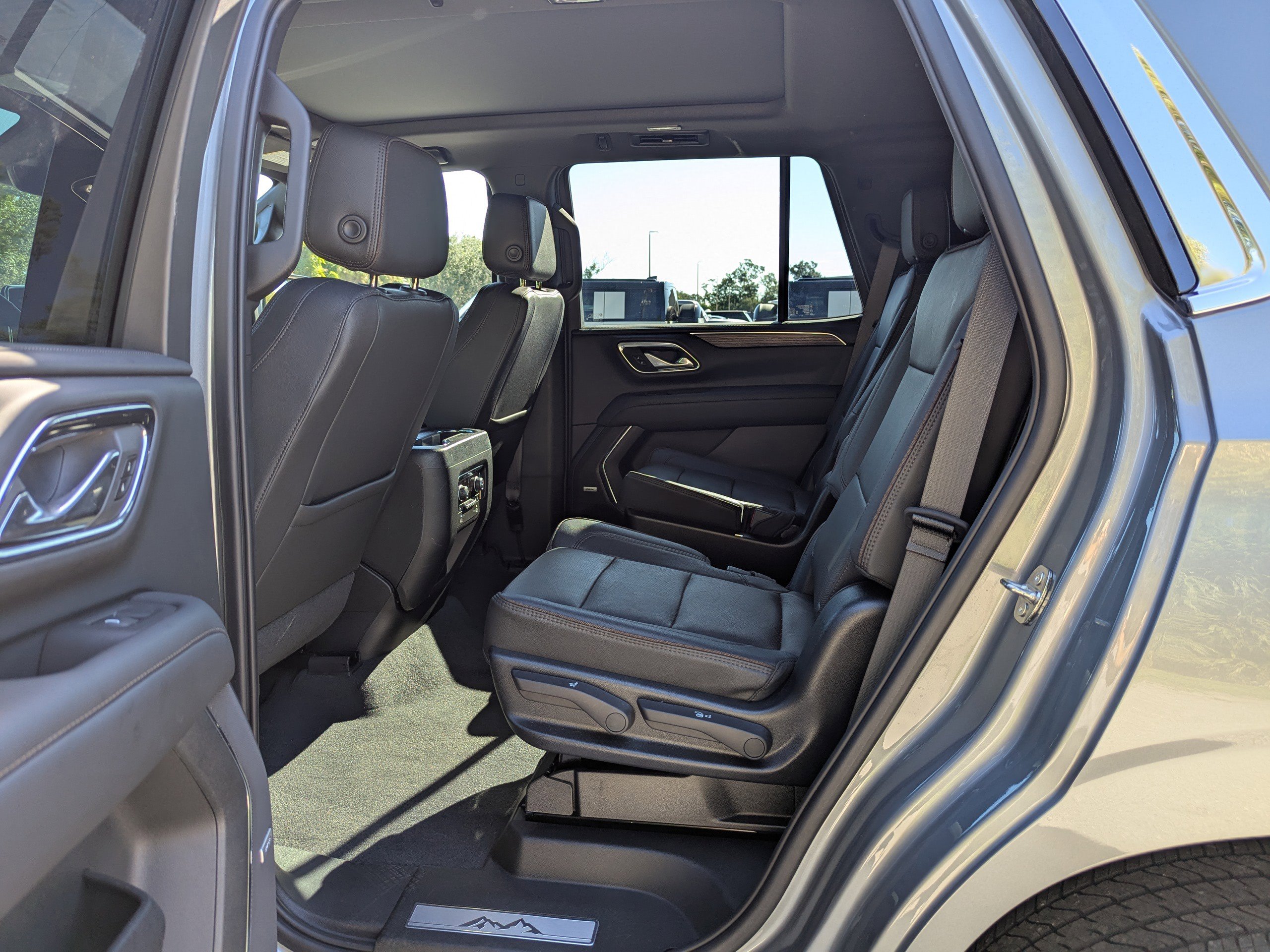 2023 Chevrolet Tahoe High Country photo 23